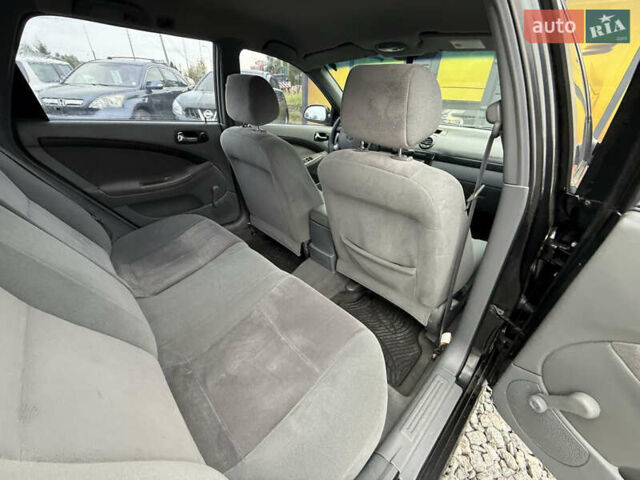 Черный Шевроле Лачетти, объемом двигателя 1.8 л и пробегом 202 тыс. км за 3999 $, фото 3 на Automoto.ua