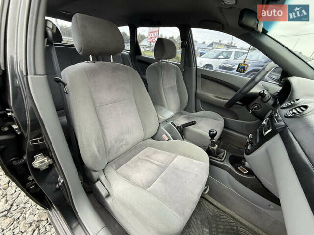 Черный Шевроле Лачетти, объемом двигателя 1.8 л и пробегом 202 тыс. км за 3999 $, фото 22 на Automoto.ua