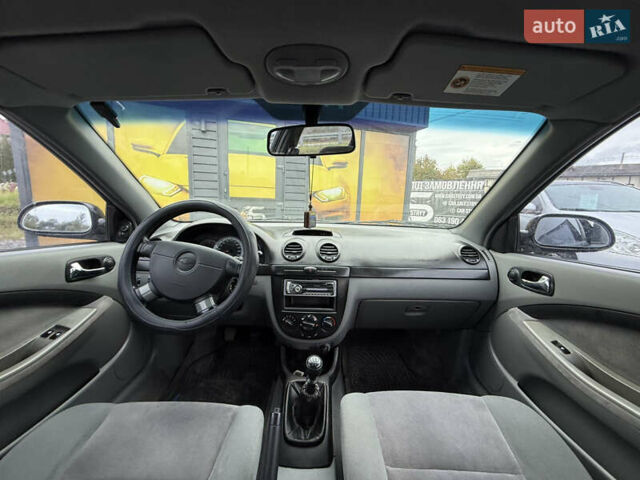 Черный Шевроле Лачетти, объемом двигателя 1.8 л и пробегом 202 тыс. км за 3999 $, фото 2 на Automoto.ua