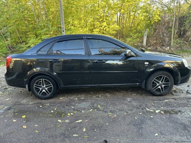 Черный Шевроле Лачетти, объемом двигателя 1.8 л и пробегом 220 тыс. км за 5000 $, фото 4 на Automoto.ua