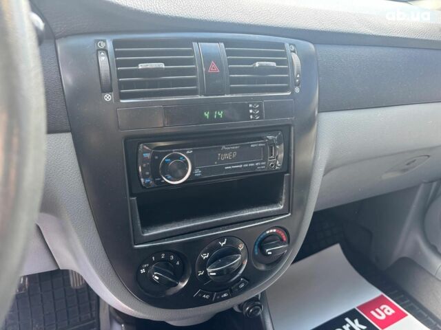 Черный Шевроле Лачетти, объемом двигателя 1.8 л и пробегом 226 тыс. км за 3490 $, фото 18 на Automoto.ua