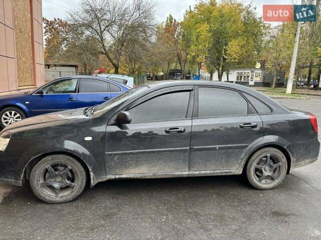 Черный Шевроле Лачетти, объемом двигателя 1.6 л и пробегом 230 тыс. км за 3900 $, фото 5 на Automoto.ua
