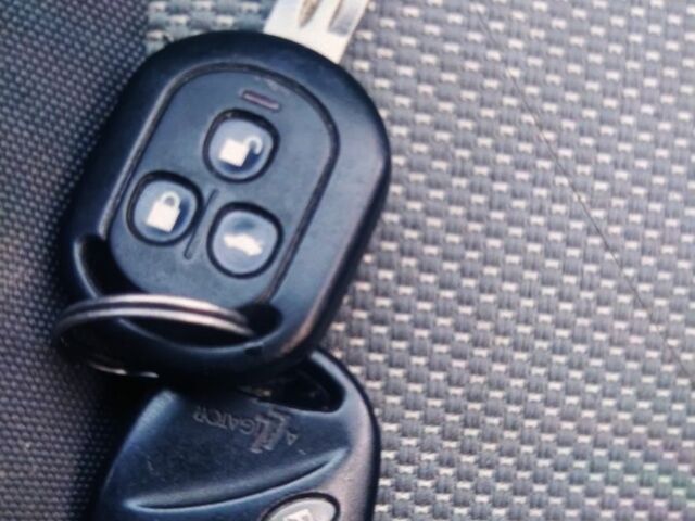 Черный Шевроле Лачетти, объемом двигателя 1.8 л и пробегом 180 тыс. км за 2200 $, фото 5 на Automoto.ua