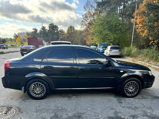 Черный Шевроле Лачетти, объемом двигателя 1.8 л и пробегом 251 тыс. км за 3900 $, фото 6 на Automoto.ua