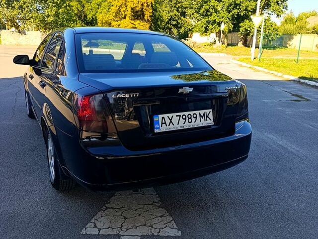 Черный Шевроле Лачетти, объемом двигателя 1.6 л и пробегом 240 тыс. км за 3650 $, фото 3 на Automoto.ua
