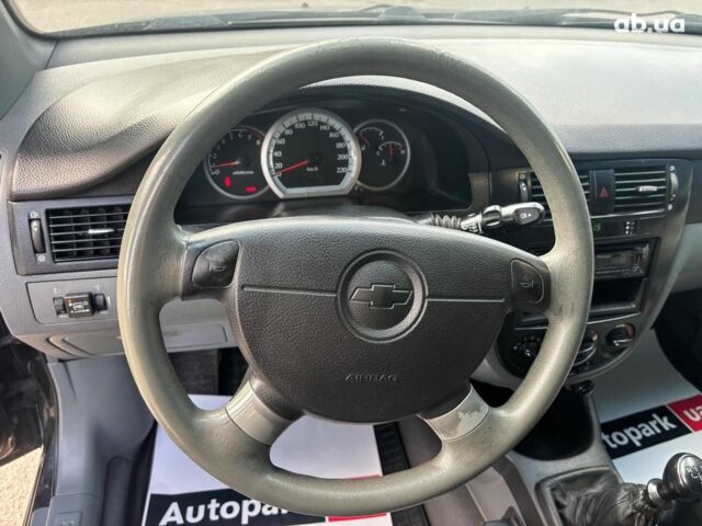 Черный Шевроле Лачетти, объемом двигателя 1.8 л и пробегом 226 тыс. км за 3490 $, фото 22 на Automoto.ua