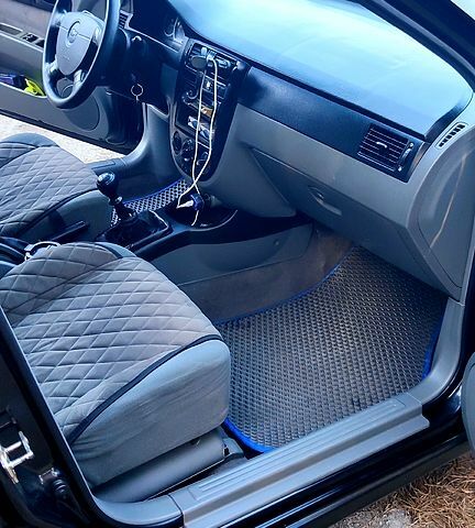 Чорний Шевроле Лачетті, об'ємом двигуна 1.6 л та пробігом 300 тис. км за 3200 $, фото 8 на Automoto.ua