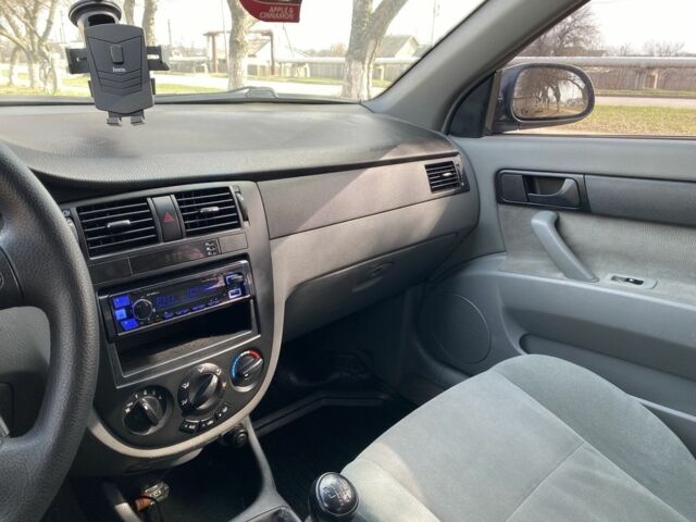 Чорний Шевроле Лачетті, об'ємом двигуна 1.6 л та пробігом 240 тис. км за 4450 $, фото 12 на Automoto.ua