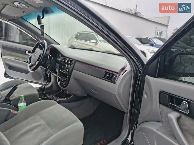 Черный Шевроле Лачетти, объемом двигателя 1.8 л и пробегом 267 тыс. км за 4200 $, фото 5 на Automoto.ua