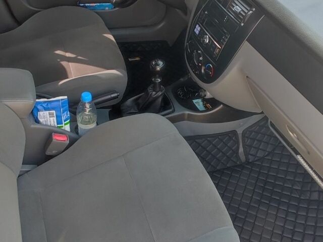 Черный Шевроле Лачетти, объемом двигателя 1.8 л и пробегом 99 тыс. км за 7100 $, фото 6 на Automoto.ua