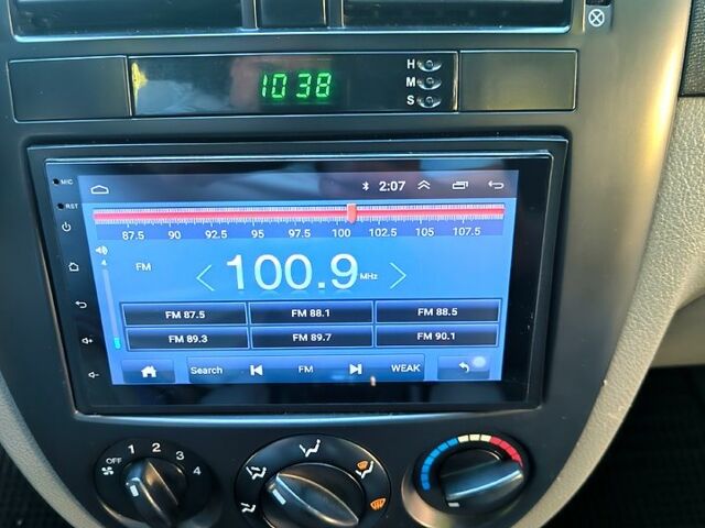 Черный Шевроле Лачетти, объемом двигателя 1.6 л и пробегом 179 тыс. км за 5300 $, фото 7 на Automoto.ua