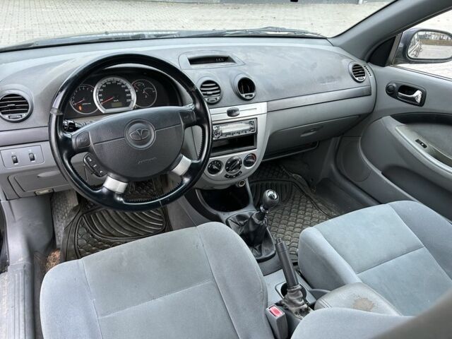 Черный Шевроле Лачетти, объемом двигателя 1.6 л и пробегом 200 тыс. км за 1450 $, фото 10 на Automoto.ua