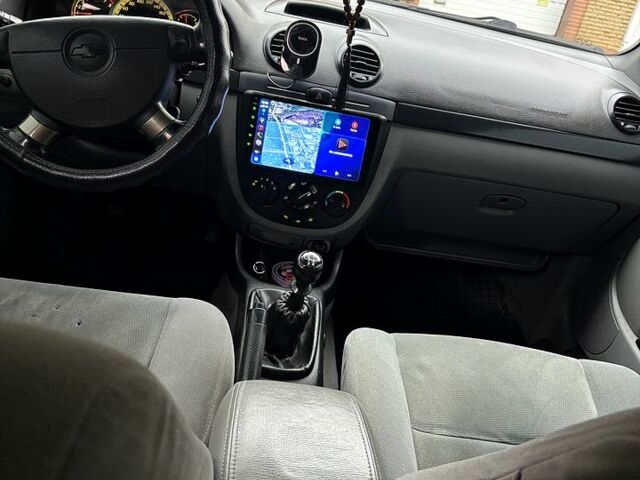 Черный Шевроле Лачетти, объемом двигателя 1.8 л и пробегом 320 тыс. км за 4000 $, фото 5 на Automoto.ua