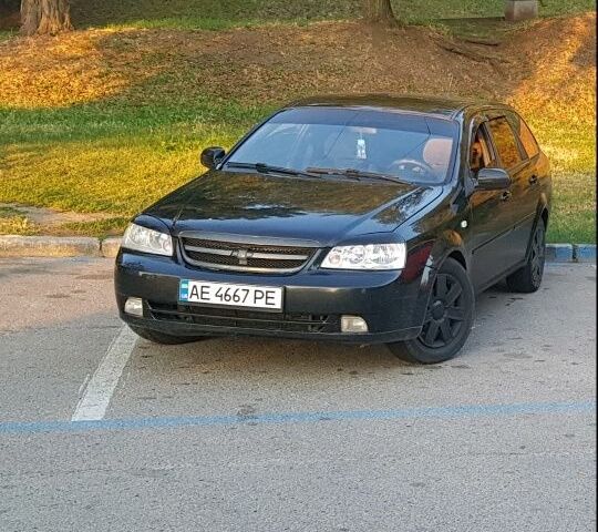 Черный Шевроле Лачетти, объемом двигателя 1.8 л и пробегом 330 тыс. км за 3846 $, фото 4 на Automoto.ua