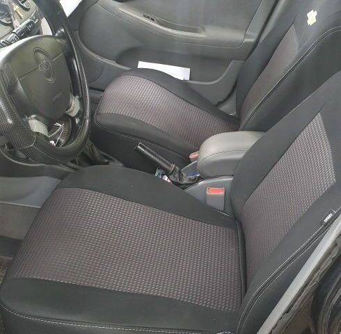 Черный Шевроле Лачетти, объемом двигателя 1.8 л и пробегом 330 тыс. км за 3846 $, фото 2 на Automoto.ua