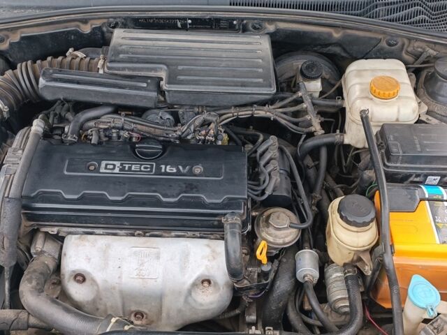 Черный Шевроле Лачетти, объемом двигателя 1.8 л и пробегом 193 тыс. км за 3300 $, фото 5 на Automoto.ua