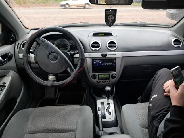 Черный Шевроле Лачетти, объемом двигателя 1.8 л и пробегом 190 тыс. км за 4300 $, фото 14 на Automoto.ua