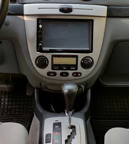 Черный Шевроле Лачетти, объемом двигателя 1.8 л и пробегом 176 тыс. км за 3500 $, фото 5 на Automoto.ua