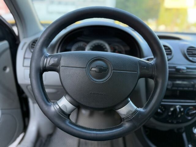 Черный Шевроле Лачетти, объемом двигателя 1.8 л и пробегом 220 тыс. км за 3499 $, фото 17 на Automoto.ua