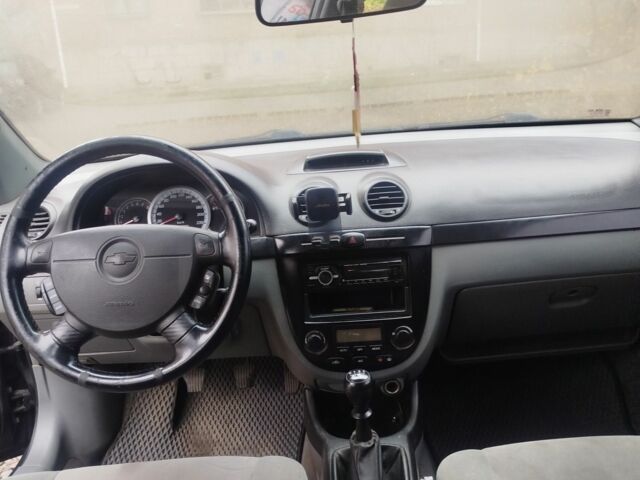 Черный Шевроле Лачетти, объемом двигателя 1.8 л и пробегом 300 тыс. км за 3800 $, фото 6 на Automoto.ua