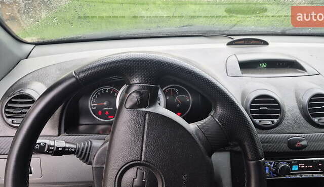 Черный Шевроле Лачетти, объемом двигателя 1.8 л и пробегом 280 тыс. км за 3899 $, фото 4 на Automoto.ua