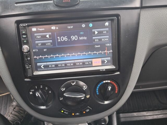 Черный Шевроле Лачетти, объемом двигателя 1.8 л и пробегом 335 тыс. км за 4000 $, фото 11 на Automoto.ua