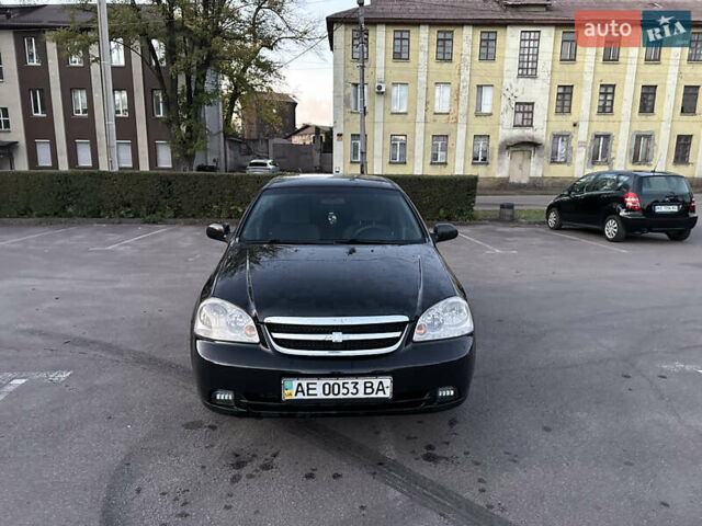 Черный Шевроле Лачетти, объемом двигателя 1.8 л и пробегом 180 тыс. км за 3900 $, фото 2 на Automoto.ua