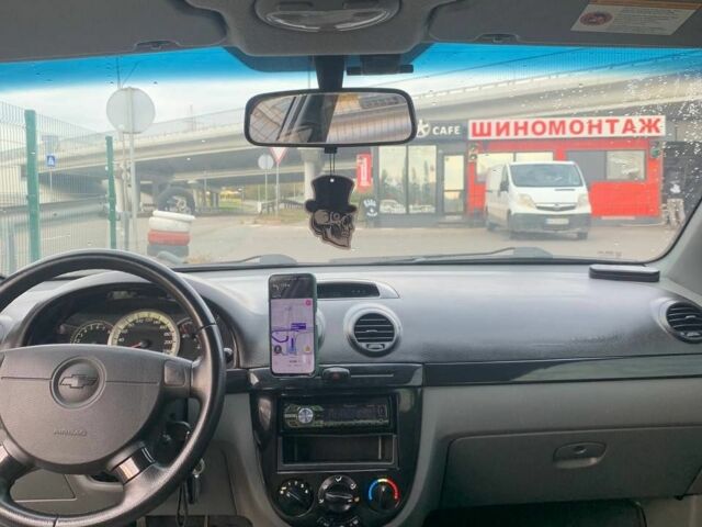 Черный Шевроле Лачетти, объемом двигателя 1.8 л и пробегом 340 тыс. км за 3800 $, фото 7 на Automoto.ua