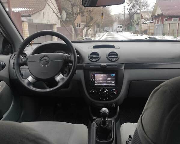 Черный Шевроле Лачетти, объемом двигателя 1.8 л и пробегом 245 тыс. км за 4400 $, фото 4 на Automoto.ua