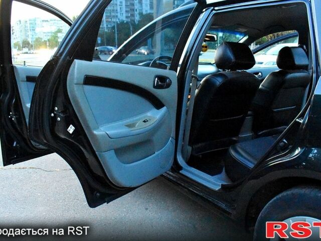 Черный Шевроле Лачетти, объемом двигателя 1.6 л и пробегом 156 тыс. км за 4400 $, фото 4 на Automoto.ua