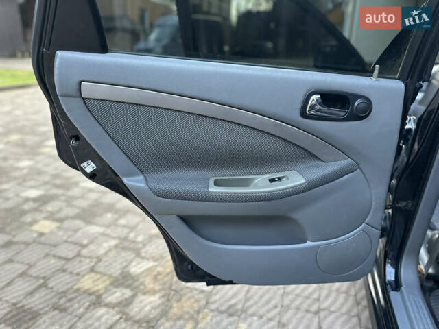 Черный Шевроле Лачетти, объемом двигателя 1.6 л и пробегом 230 тыс. км за 4950 $, фото 107 на Automoto.ua