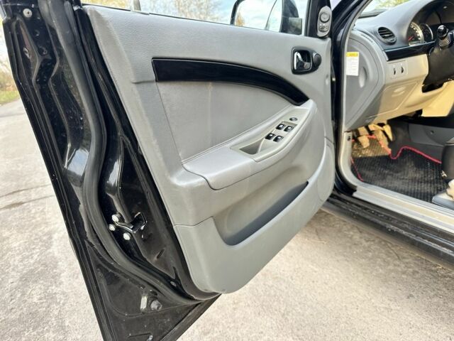 Черный Шевроле Лачетти, объемом двигателя 1.6 л и пробегом 268 тыс. км за 4900 $, фото 7 на Automoto.ua