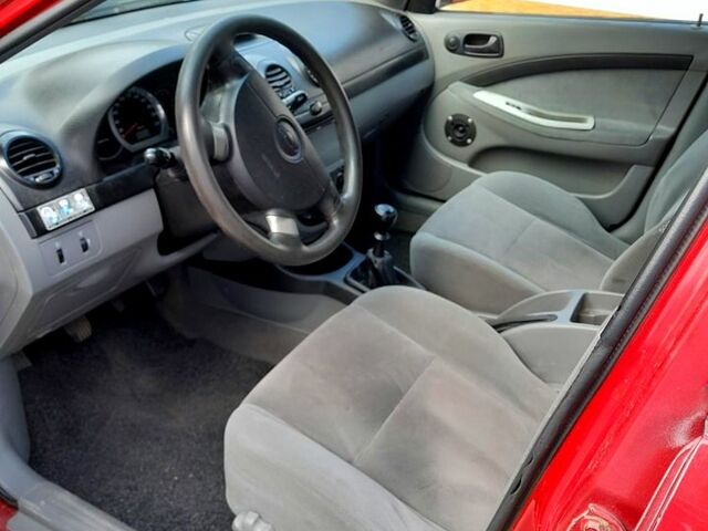 Красный Шевроле Лачетти, объемом двигателя 1.6 л и пробегом 236 тыс. км за 2900 $, фото 7 на Automoto.ua