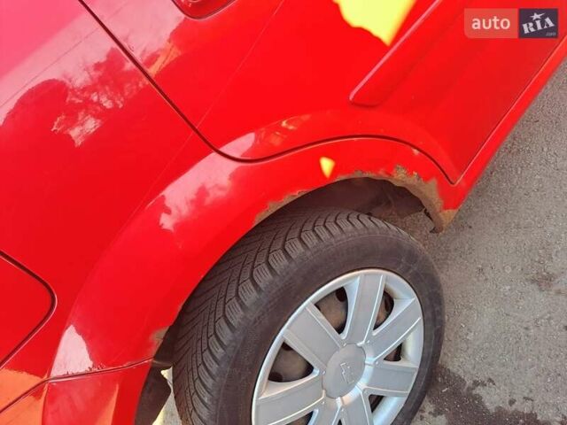 Красный Шевроле Лачетти, объемом двигателя 1.6 л и пробегом 166 тыс. км за 3800 $, фото 4 на Automoto.ua
