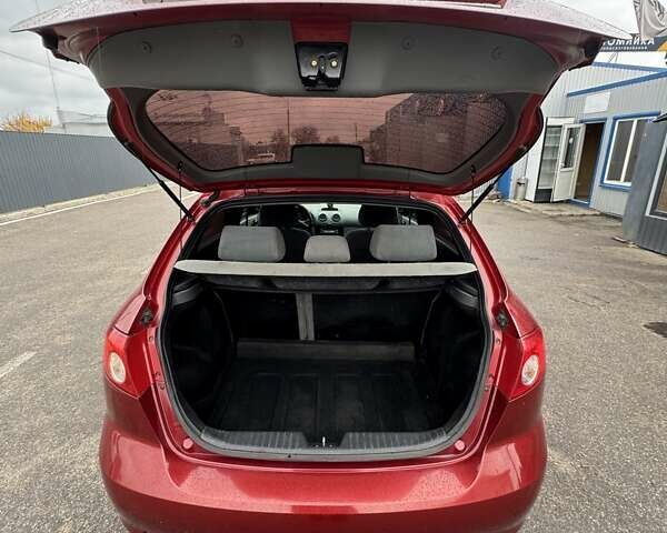 Красный Шевроле Лачетти, объемом двигателя 1.4 л и пробегом 160 тыс. км за 4450 $, фото 10 на Automoto.ua