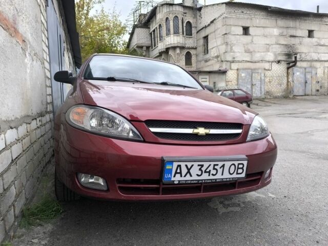 Красный Шевроле Лачетти, объемом двигателя 1.6 л и пробегом 300 тыс. км за 4200 $, фото 3 на Automoto.ua