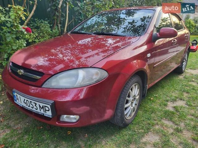 Красный Шевроле Лачетти, объемом двигателя 1.8 л и пробегом 110 тыс. км за 4500 $, фото 7 на Automoto.ua