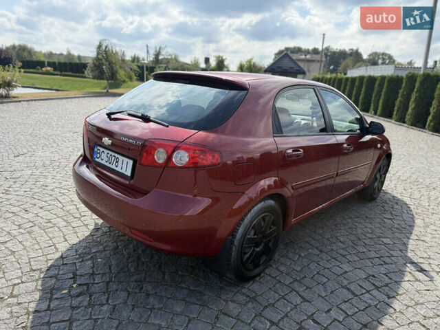 Красный Шевроле Лачетти, объемом двигателя 1.4 л и пробегом 258 тыс. км за 3300 $, фото 5 на Automoto.ua