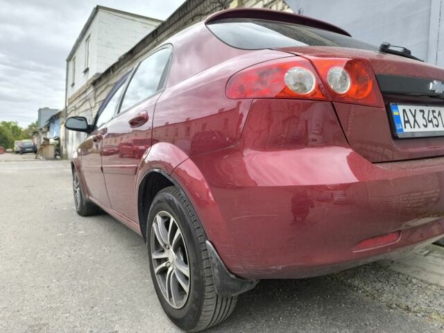 Красный Шевроле Лачетти, объемом двигателя 1.6 л и пробегом 300 тыс. км за 4200 $, фото 1 на Automoto.ua