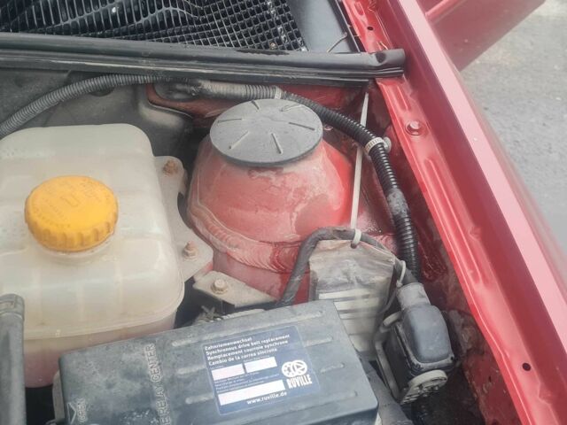 Красный Шевроле Лачетти, объемом двигателя 1.4 л и пробегом 259 тыс. км за 3500 $, фото 2 на Automoto.ua