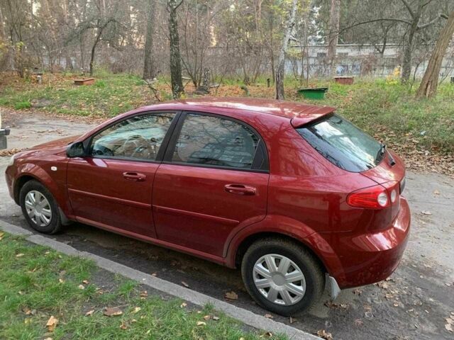 Красный Шевроле Лачетти, объемом двигателя 1.6 л и пробегом 250 тыс. км за 2489 $, фото 1 на Automoto.ua