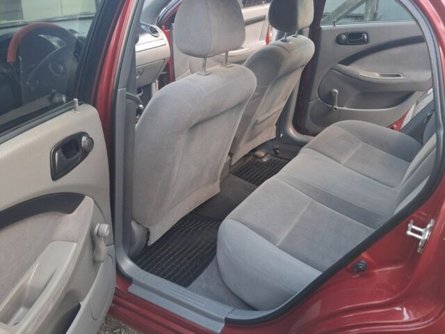 Красный Шевроле Лачетти, объемом двигателя 1.6 л и пробегом 141 тыс. км за 3399 $, фото 2 на Automoto.ua