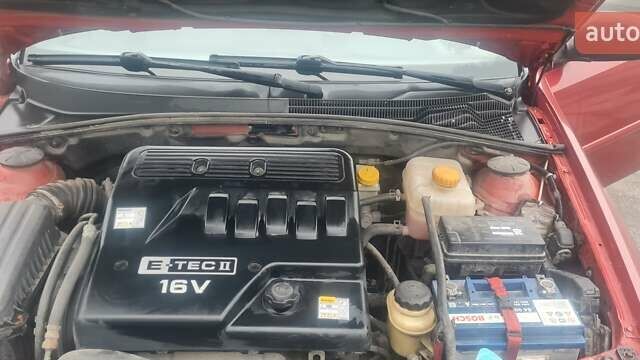 Красный Шевроле Лачетти, объемом двигателя 1.4 л и пробегом 259 тыс. км за 3500 $, фото 1 на Automoto.ua