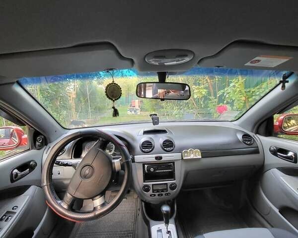 Красный Шевроле Лачетти, объемом двигателя 1.8 л и пробегом 110 тыс. км за 4600 $, фото 16 на Automoto.ua