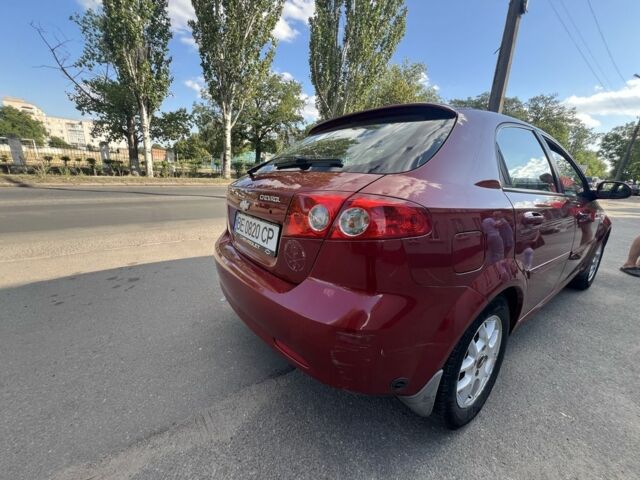 Красный Шевроле Лачетти, объемом двигателя 1.8 л и пробегом 250 тыс. км за 4000 $, фото 5 на Automoto.ua