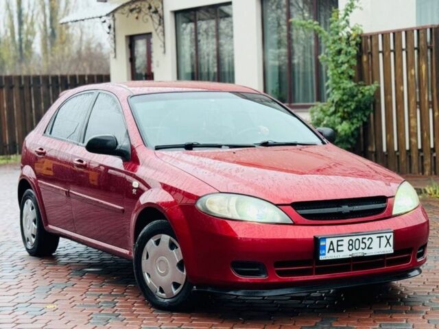 Червоний Шевроле Лачетті, об'ємом двигуна 1.6 л та пробігом 200 тис. км за 3850 $, фото 1 на Automoto.ua