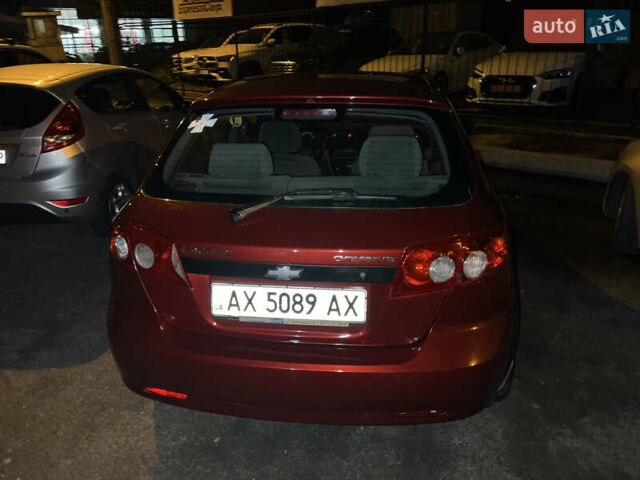Красный Шевроле Лачетти, объемом двигателя 1.6 л и пробегом 200 тыс. км за 3350 $, фото 2 на Automoto.ua