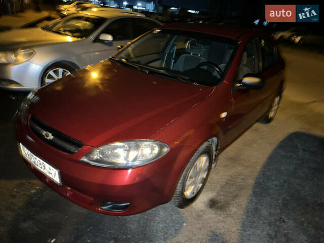 Красный Шевроле Лачетти, объемом двигателя 1.6 л и пробегом 200 тыс. км за 3350 $, фото 1 на Automoto.ua