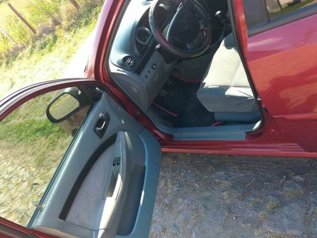 Красный Шевроле Лачетти, объемом двигателя 1.6 л и пробегом 303 тыс. км за 3300 $, фото 8 на Automoto.ua