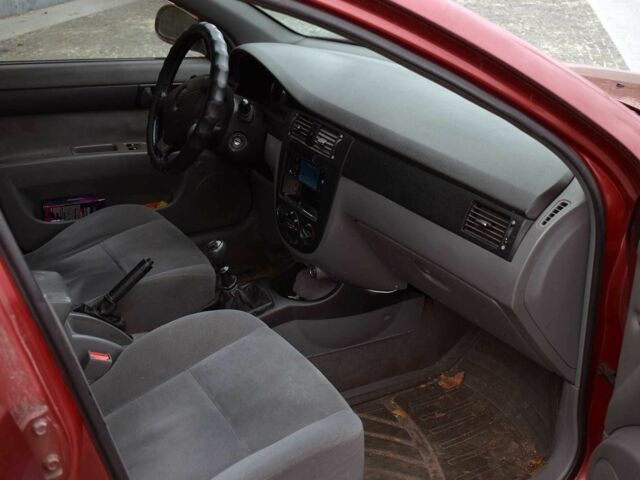 Красный Шевроле Лачетти, объемом двигателя 1.8 л и пробегом 365 тыс. км за 2800 $, фото 10 на Automoto.ua